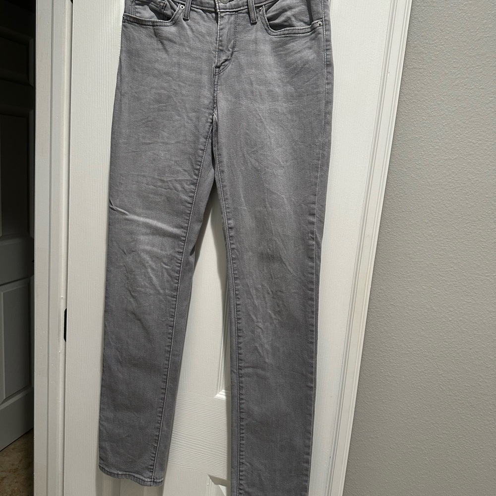 Levi's Women's Straight Leg Jeans in Gray
